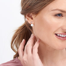 Load image into Gallery viewer, Jersey Pearl Amberely Short Drop Earrings
