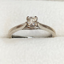 Load image into Gallery viewer, Secondhand 18ct White Gold Diamond Solitaire Ring
