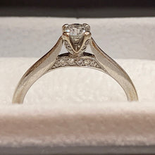 Load image into Gallery viewer, Secondhand 18ct White Gold Diamond Solitaire Ring
