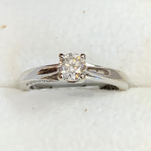 Load image into Gallery viewer, Secondhand 18ct White Gold Solitaire Diamond Ring 0.40ct
