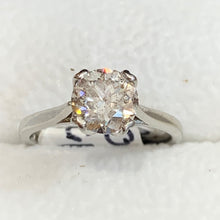 Load image into Gallery viewer, Secondhand Platinum 0.94ct Solitaire Diamond Ring
