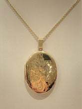 Load image into Gallery viewer, Secondhand 9ct Gold Oval Flower Engraved Locket Necklace

