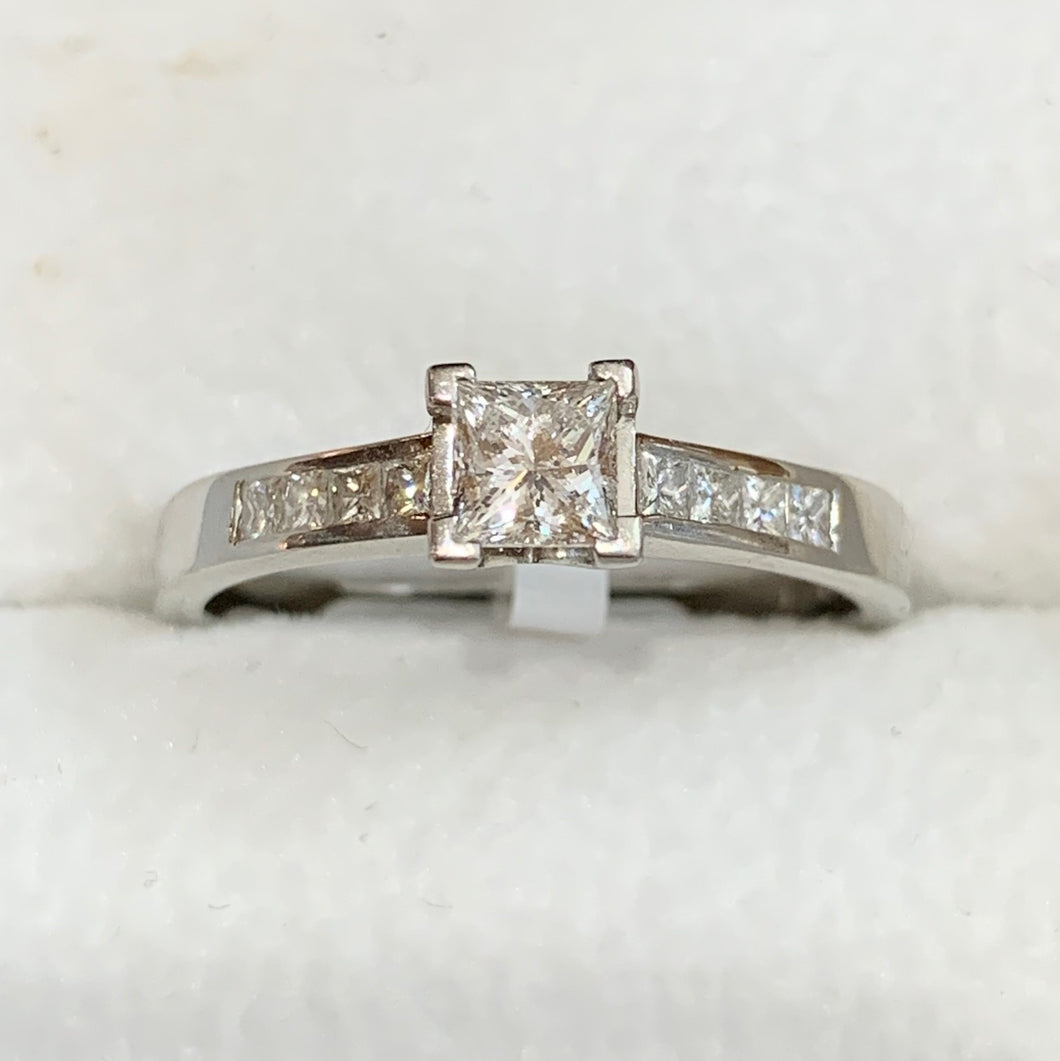 Secondhand Platinum Princess Cut Diamond Ring