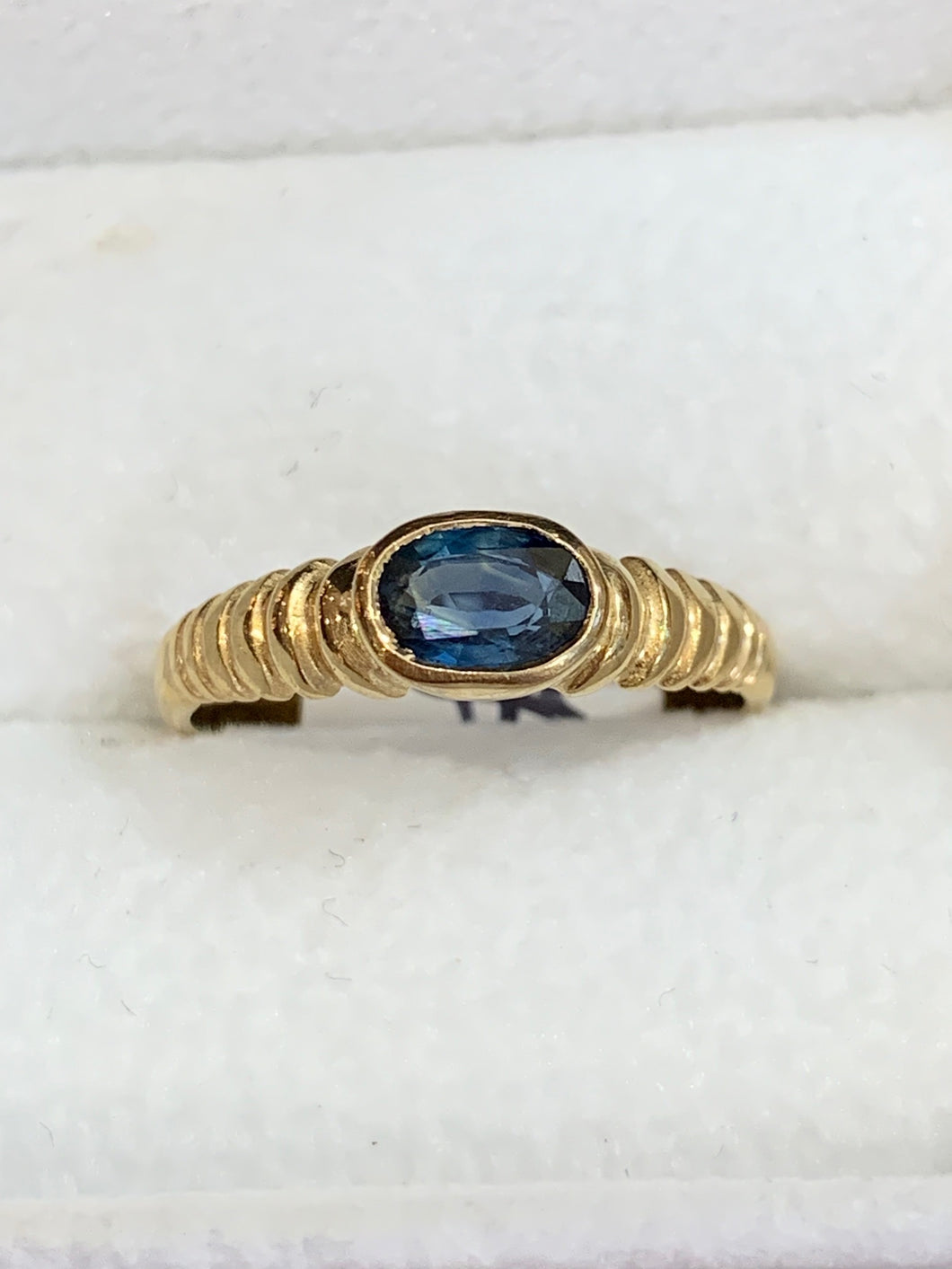 Secondhand 9ct Yellow Gold Sapphire Ring