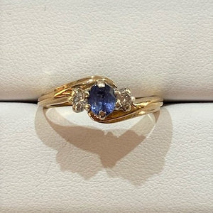 Secondhand Sapphire and Diamond Twist Three Stone Ring Plants