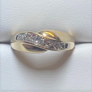 Secondhand 9ct Gold Diamond Cross Over Ring