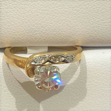 Load image into Gallery viewer, Secondhand Diamond Twist Ring
