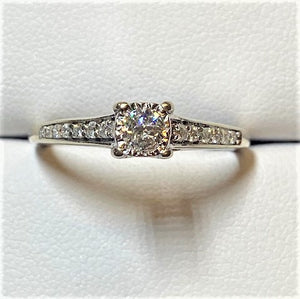 Secondhand Illusion Set Diamond Ring with Diamond Shoulders