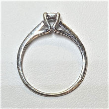 Load image into Gallery viewer, Secondhand Illusion Set Diamond Ring with Diamond Shoulders
