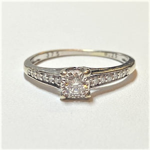 Secondhand Illusion Set Diamond Ring with Diamond Shoulders