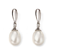 Load image into Gallery viewer, 9ct White Gold Freshwater Pearl Drop Earrings
