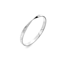 Load image into Gallery viewer, Hot Diamonds Quest Twist Bangle
