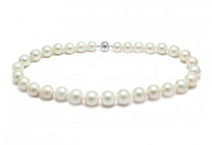Classic Fresh Water Cultured Pearl Necklace 10.5-11mm